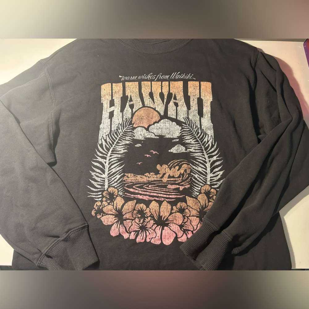 Hollister California crew neck